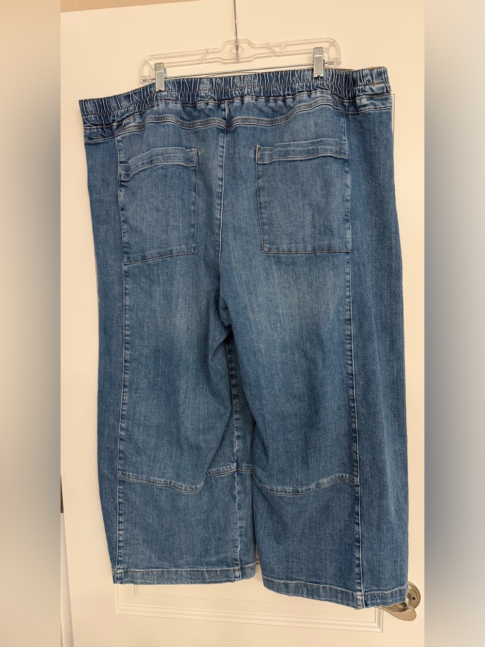 Pilcro Izzy Relaxed Pull On Jeans - Picture 5 of 6